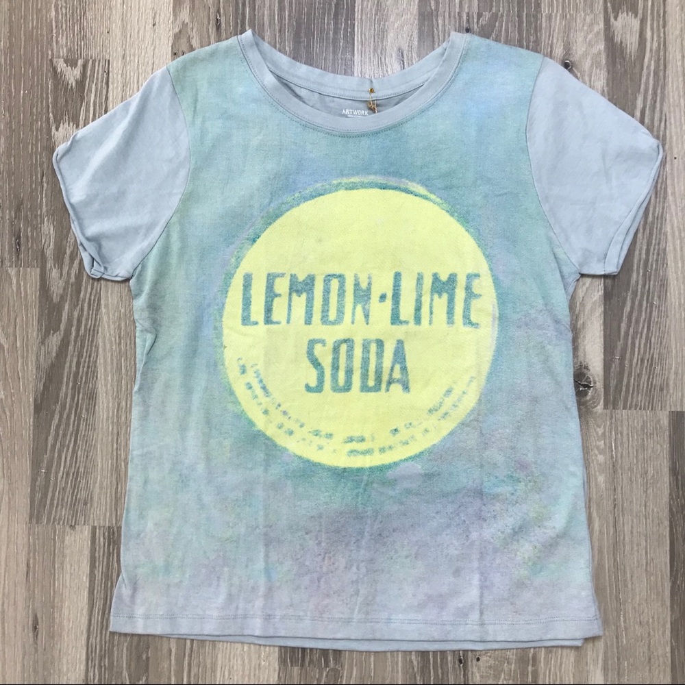 🌵NWT Artwork Lemon Lime Soda Short Sleeve